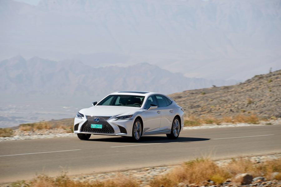  Lexus LS500h AWD 2017 года  (WW) (фото 23 из 40)